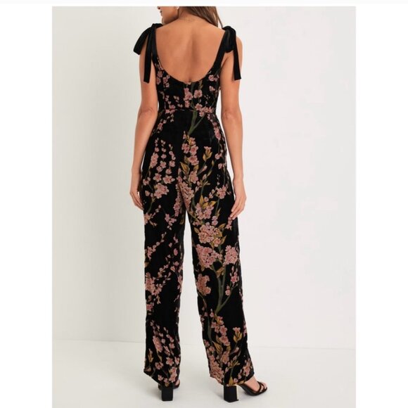 Lulus Black Velvet Floral Jumpsuit Moody Hues Edgy Dark Coquette Size Small EUC - Picture 2 of 12